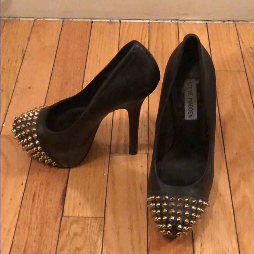 Steve Madden spike pumps